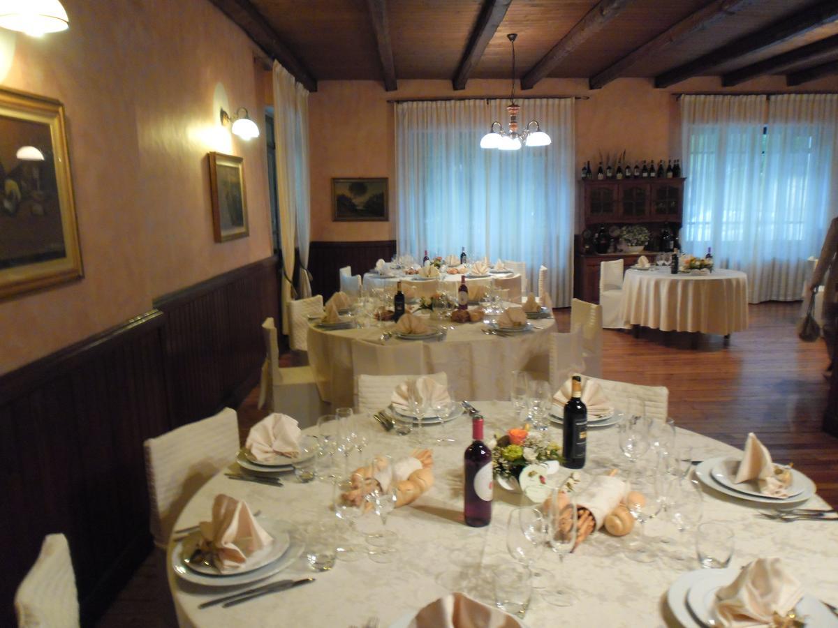 Hotel L'Ostu Del Povr-Om Pinasca Zewnętrze zdjęcie