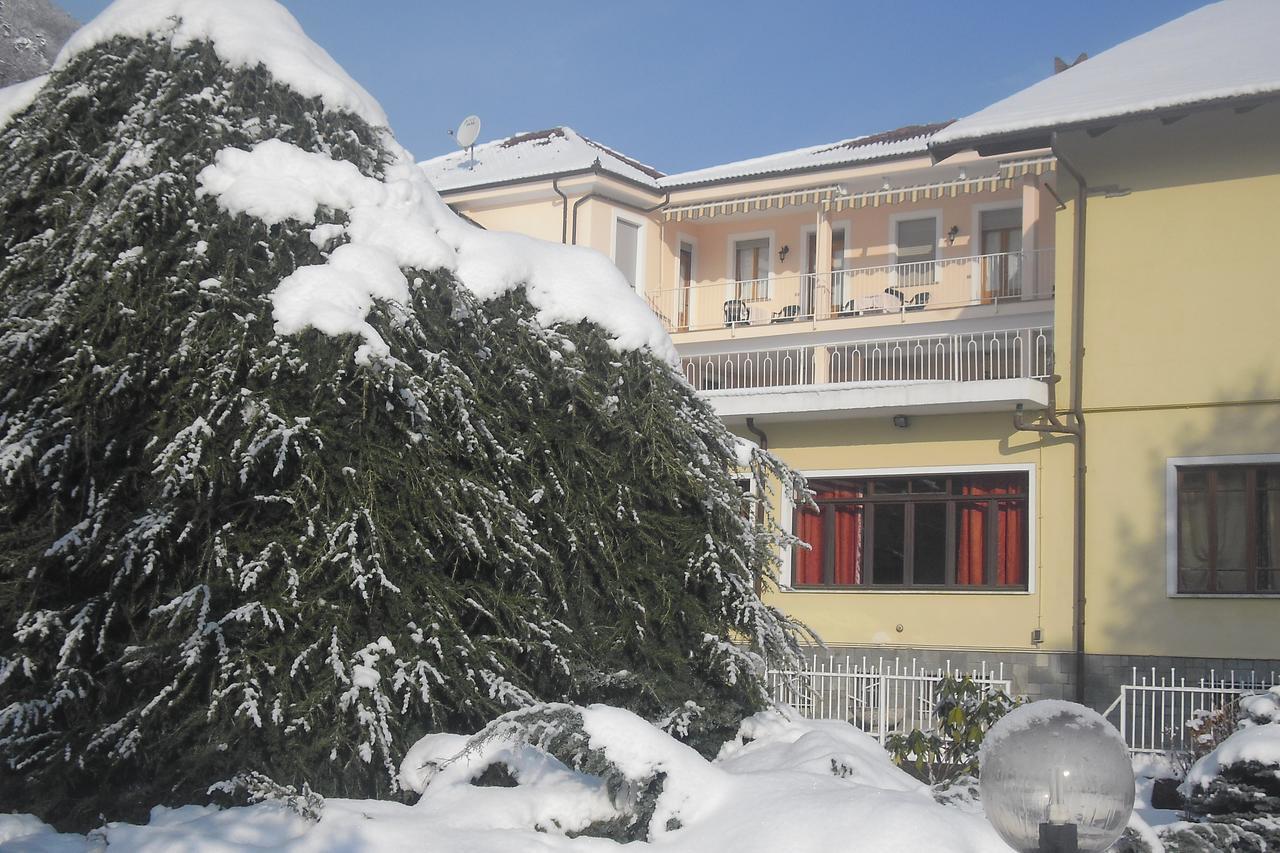 Hotel L'Ostu Del Povr-Om Pinasca Zewnętrze zdjęcie