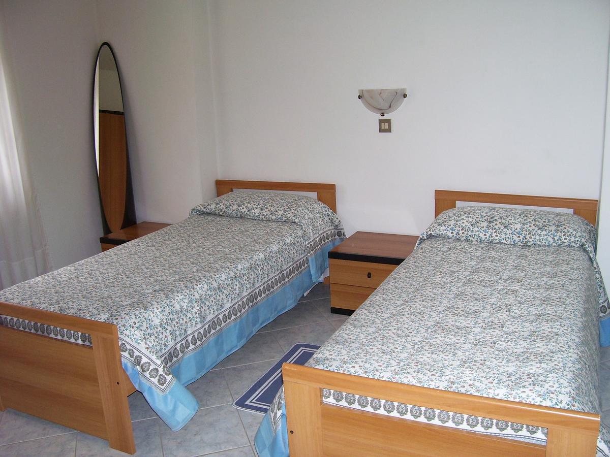 Hotel L'Ostu Del Povr-Om Pinasca Zewnętrze zdjęcie